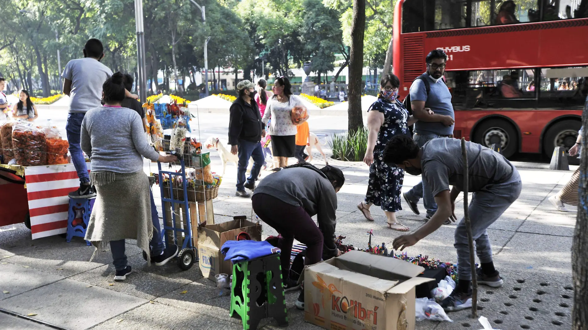 GENTE SOBRE REFORMA 2. Foto Mauricio Huizar (7)